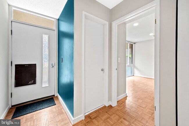 Foto del edificio - 2302 Wineberry Terrace