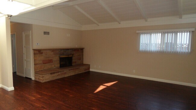 Foto del edificio - Single Story 4BR 2BA Home 2 Car Garage