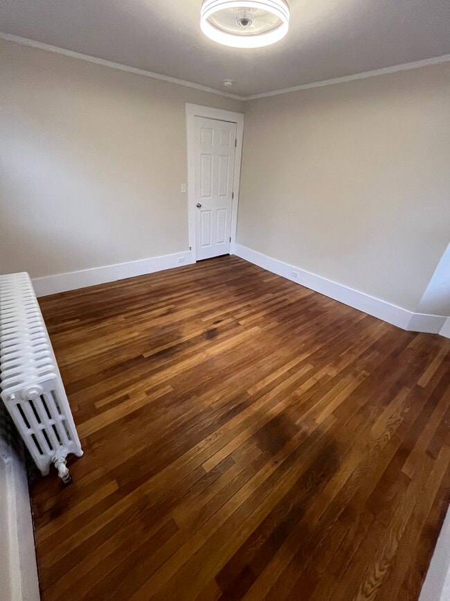 Building Photo - 450 Islington St