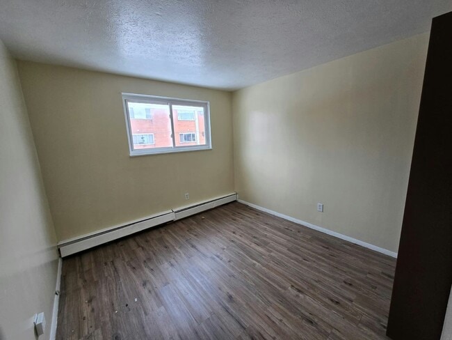 Building Photo - 14815 Euclid Ave