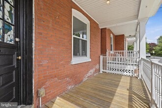 Building Photo - 406 W 20th St