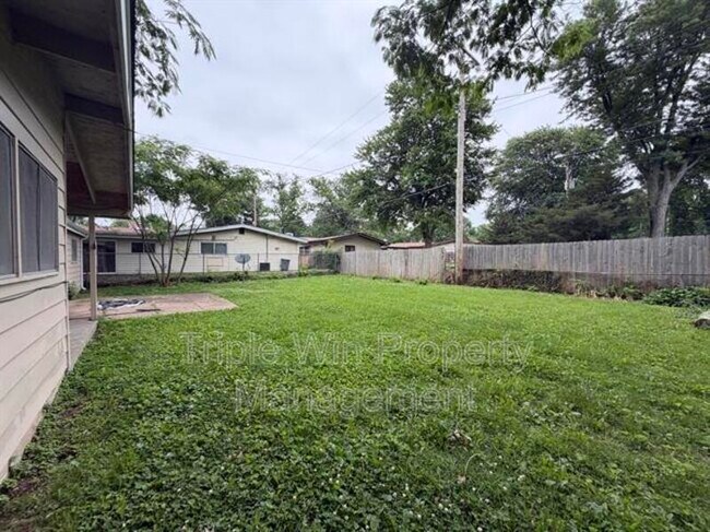 Building Photo - 410 Ridge Dr
