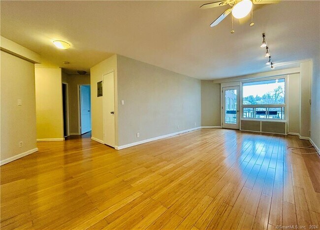 Building Photo - 91 Strawberry Hill Ave