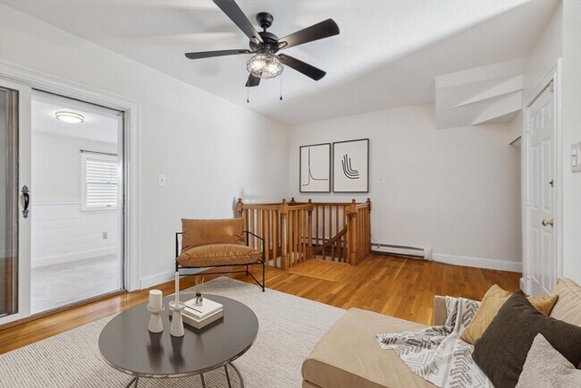 Foto del edificio - 496 E 7th St