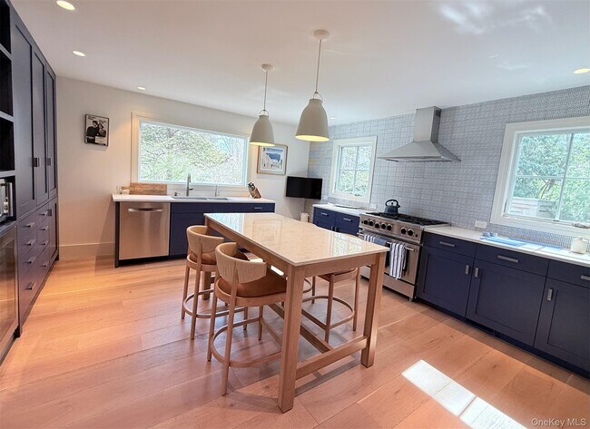 Foto del edificio - 323 Division St