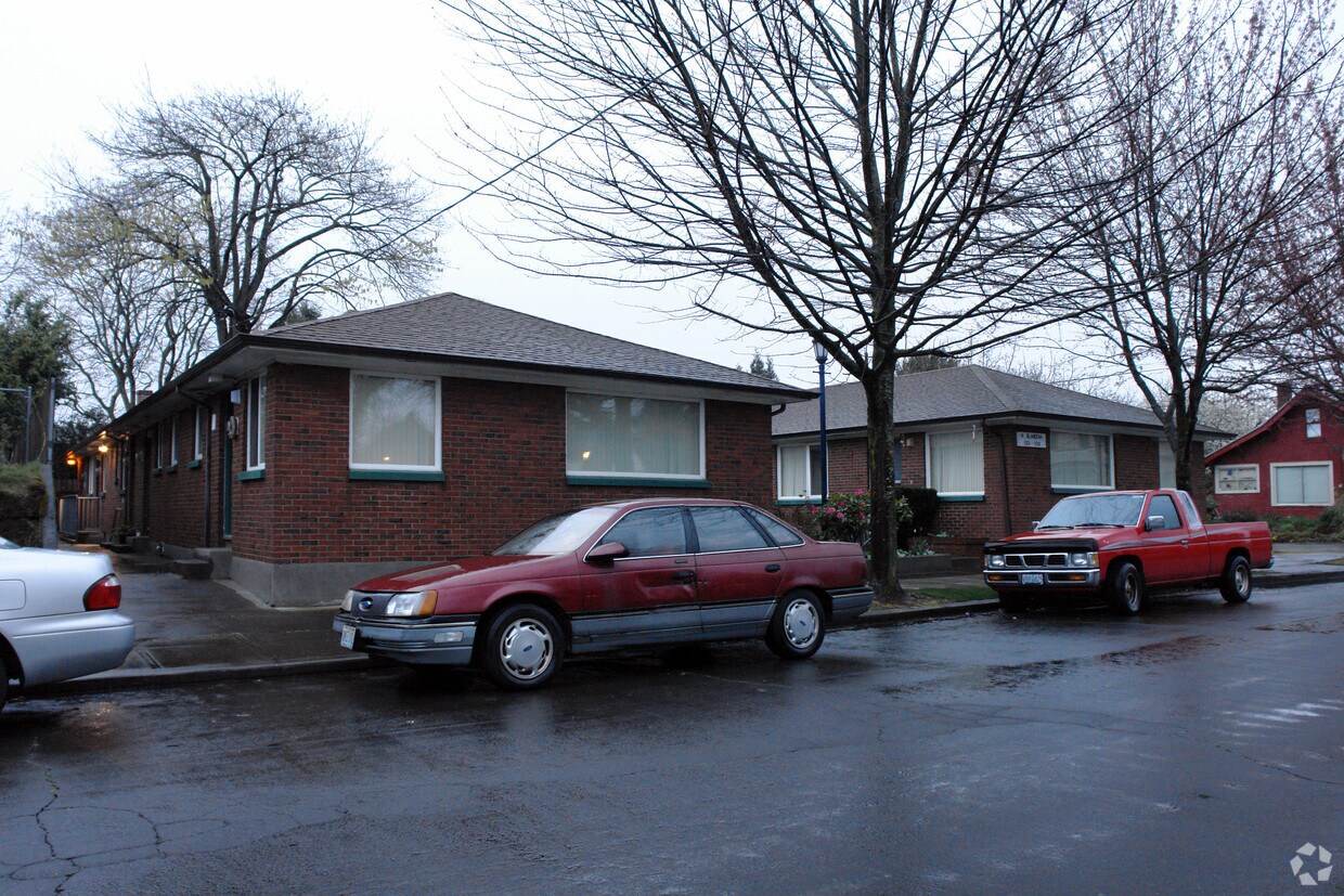 Building Photo - Bea Apartments