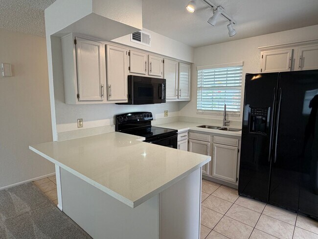 Foto del edificio - Single Story 2 Bedroom/ 1 Bath Chandler Home No HOA