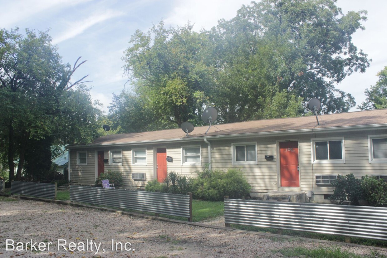 Primary Photo - 105-111 Heck St