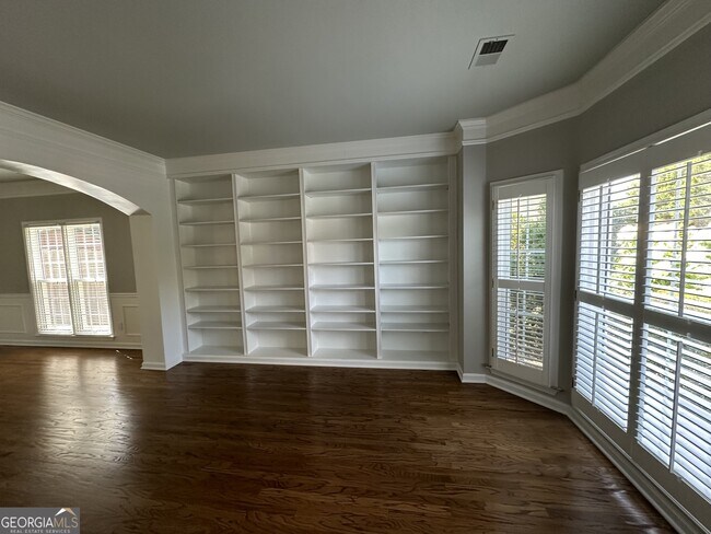 Building Photo - 2326 Snug Harbor NE