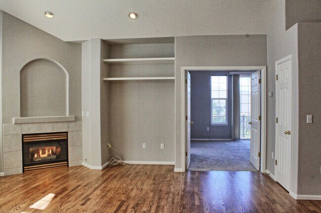 Building Photo - 3 bed + office Ranch style home in Plum Creek
