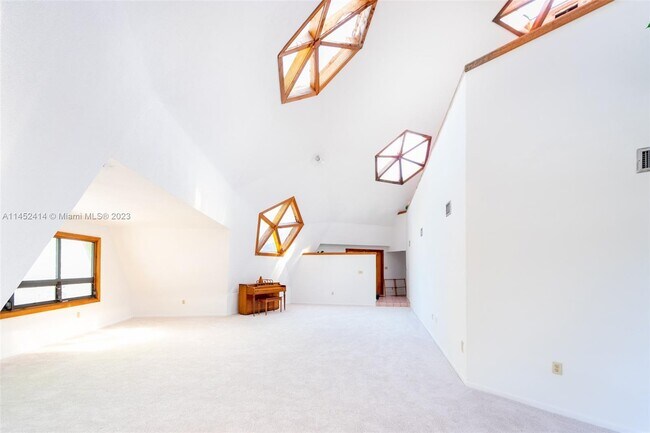 Foto del edificio - 610 NE 173rd Terrace