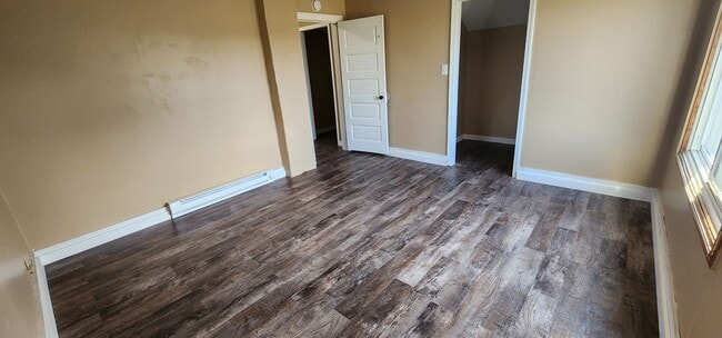 Building Photo - 2 bedroom 1 bath house