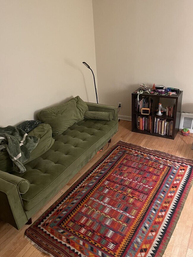 Foto del edificio - 3114 N Newhall St