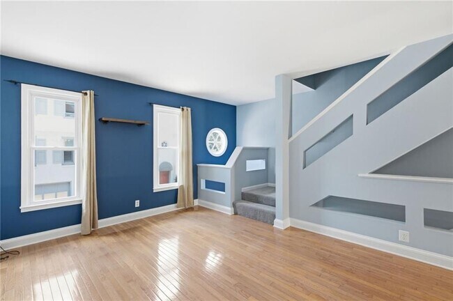 Foto del edificio - 856 St Charles Ave NE