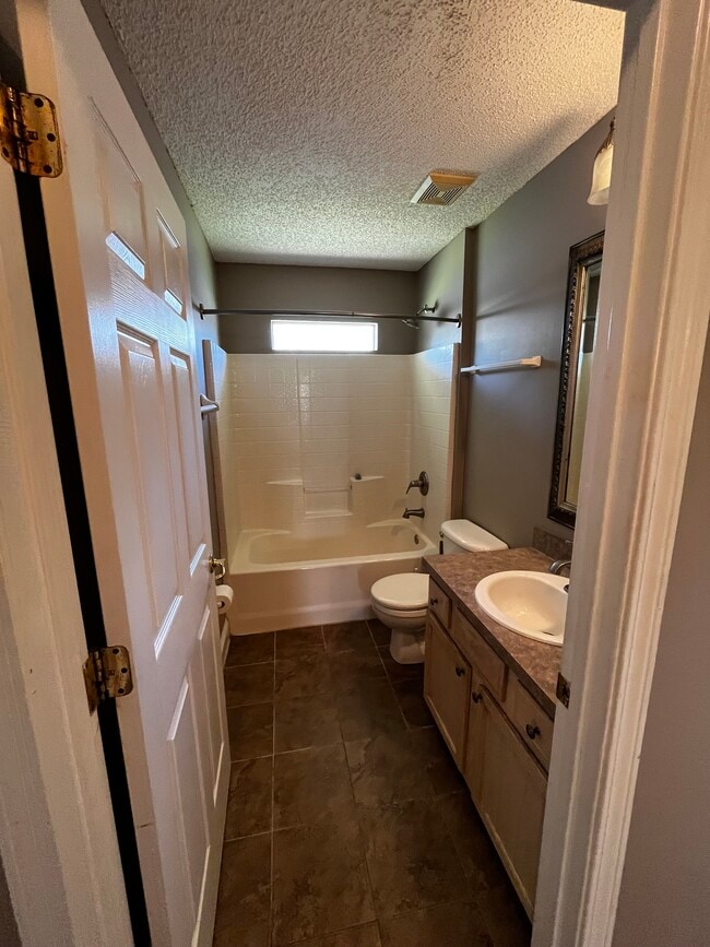 Building Photo - 1410 Soaring Flight Way