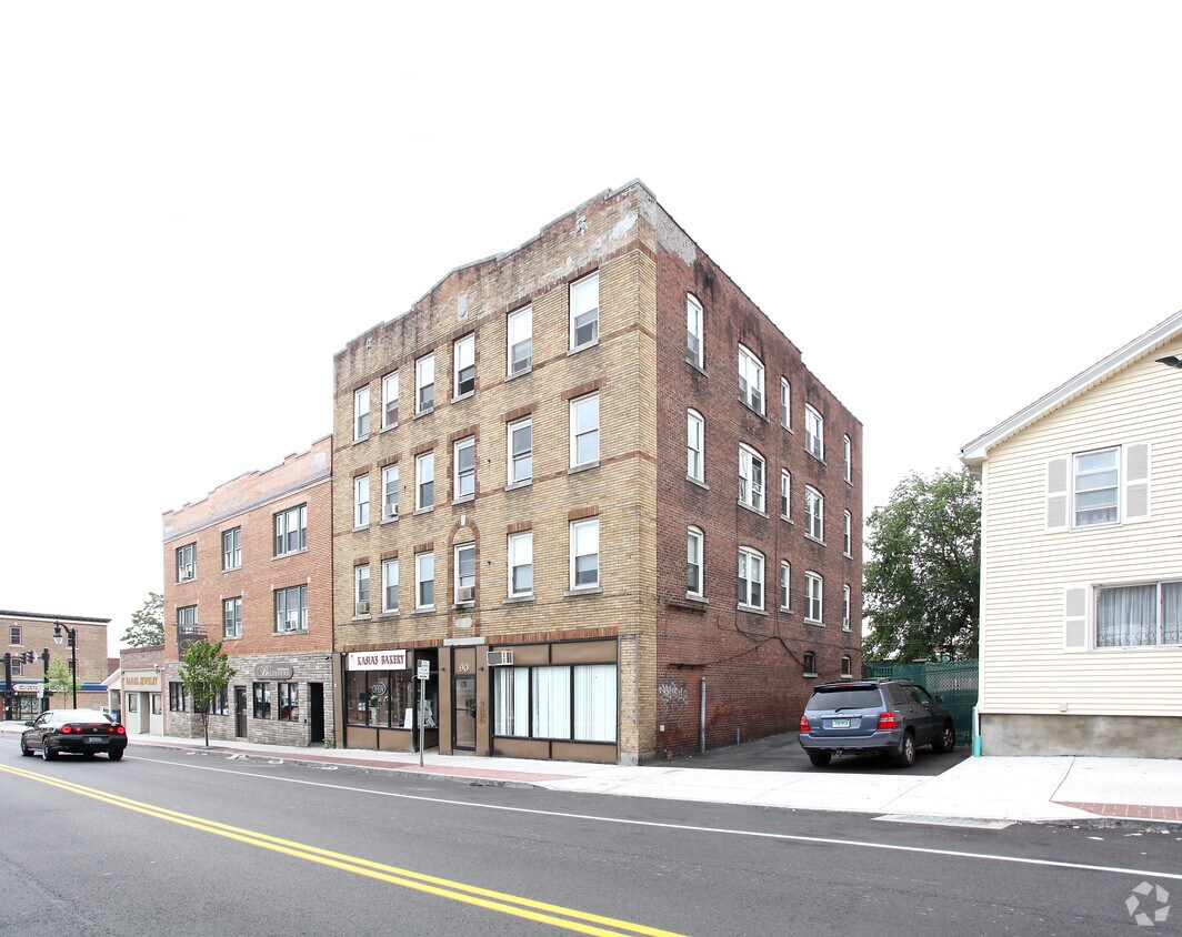 Primary Photo - 88-90 Broad St