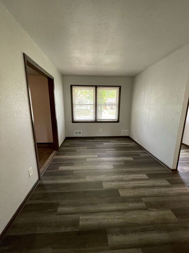 Foto del edificio - 3-Bedroom, 1-Bathroom home in Kansas City