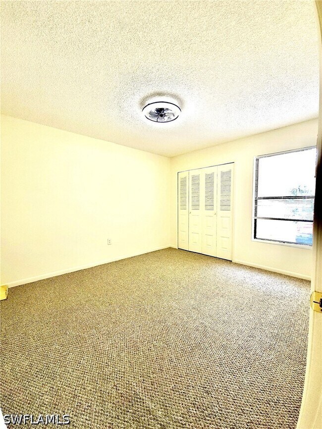 Foto del edificio - 15075 Parkside Dr