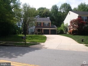 Building Photo - 13717 Gullivers Trail