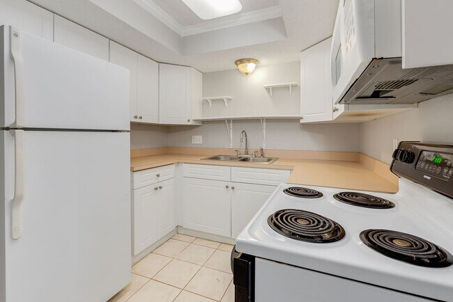 Building Photo - 6561 Mission Ct