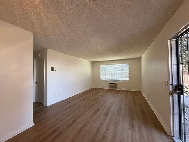 Foto del edificio - Magnolia Investments Corporate Property