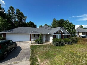 Building Photo - 20 Redwood Dr