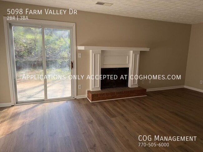 Building Photo - 5098 Farm Valley Dr NE