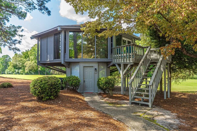 Building Photo - 1175 St Andrews Dr