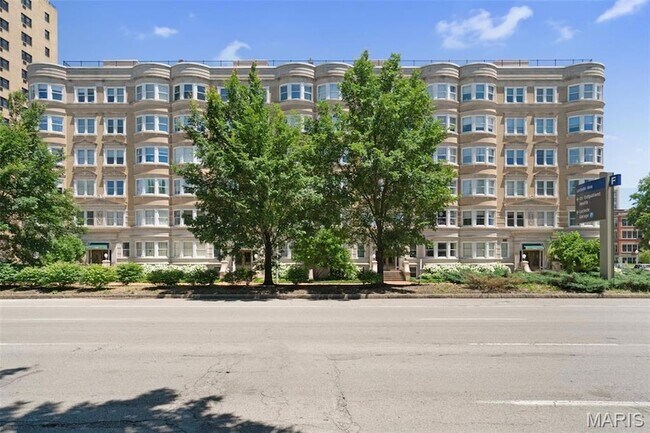 Foto del edificio - 4 Kingshighway Blvd