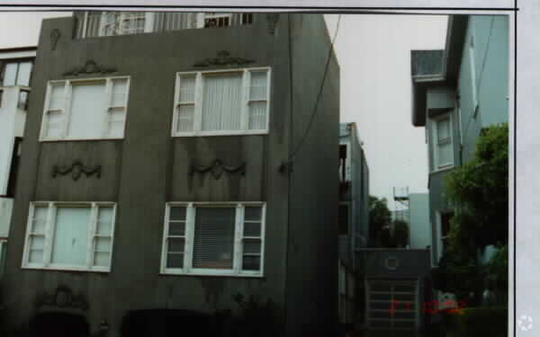 Building Photo - 2217 Scott