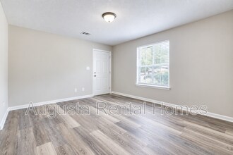 Building Photo - 37 Conifer Ct