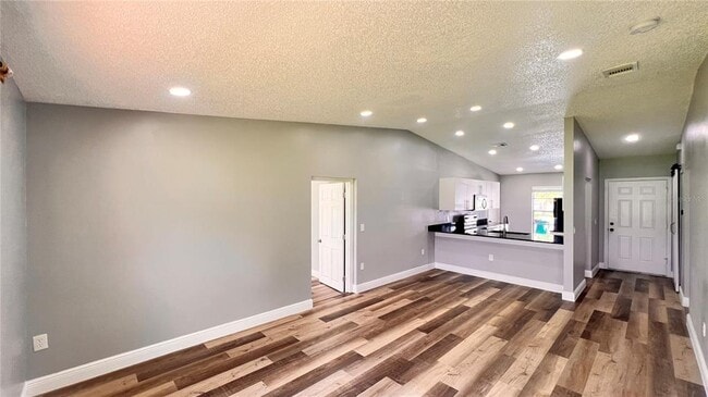 Building Photo - 1184 Calanda Ave