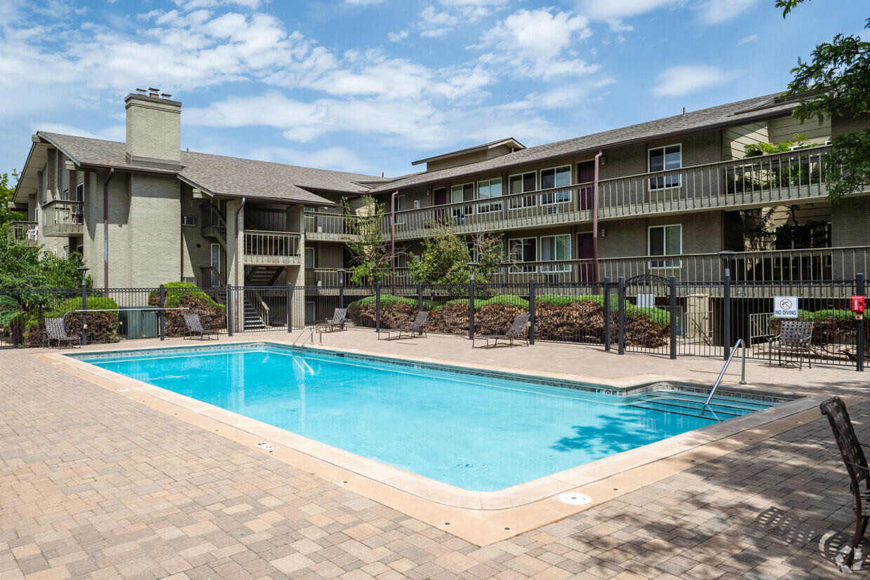 Primary Photo - Flatiron View Apartments