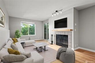 Building Photo - 9200 Greenwood Ave N