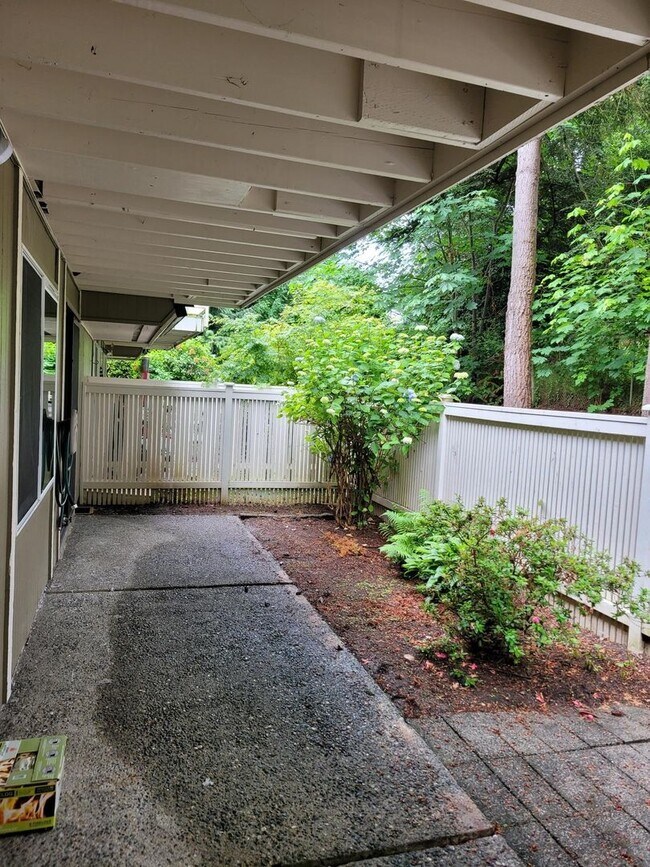 Building Photo - 2 Bed 2 Bath Condo in the Village