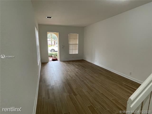 Foto del edificio - 2 br, 2.5 bath Condo - 2700 N Federal Hwy
