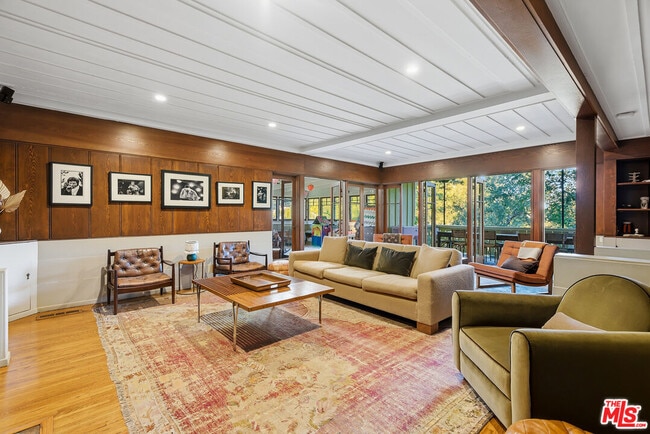 Foto del edificio - 2049 Oakstone Way