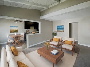 Building Photo - Montecito Villas