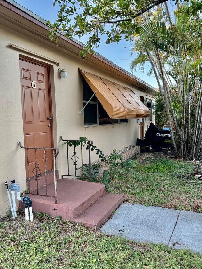 Building Photo - 1101 N Federal Hwy