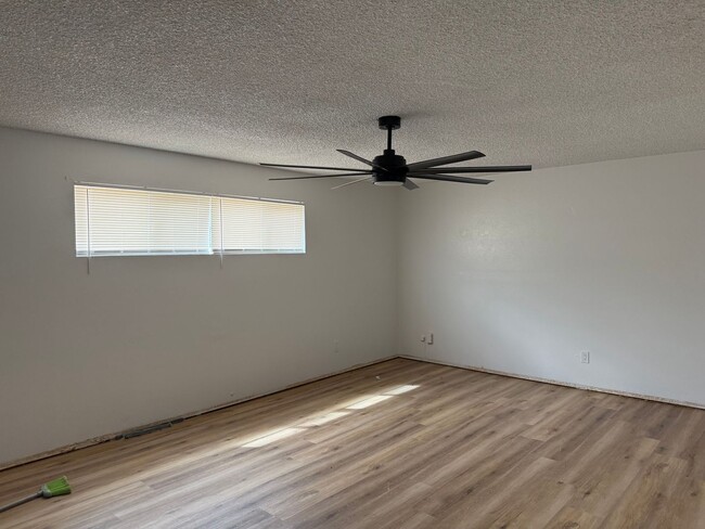 Building Photo - 5-Bedroom Home In Tempe