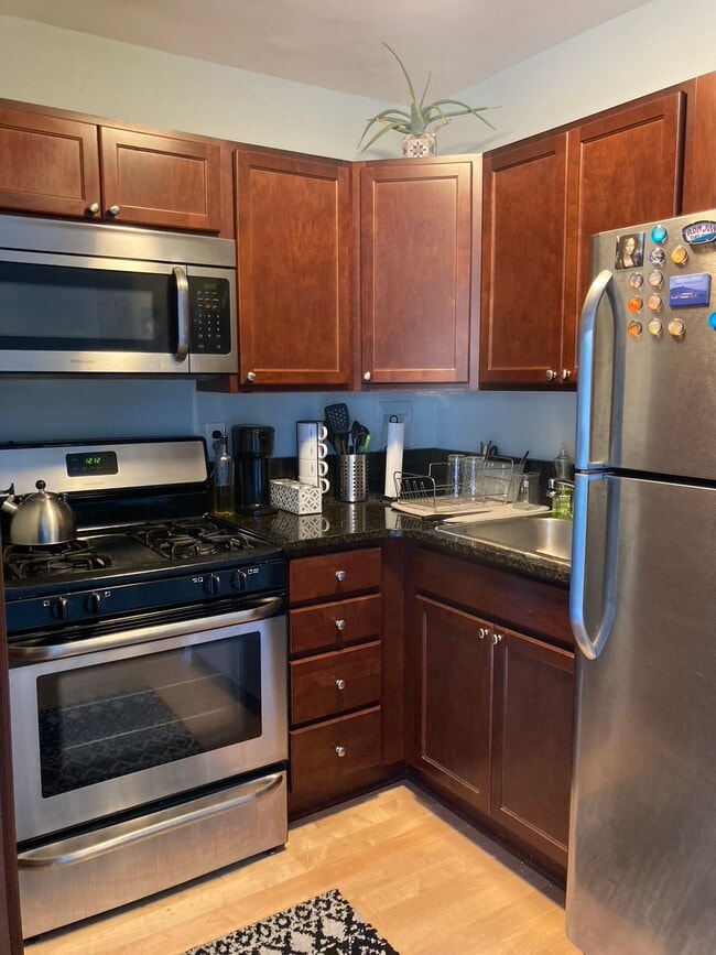 Photo - 1210 N Taft St Apartment