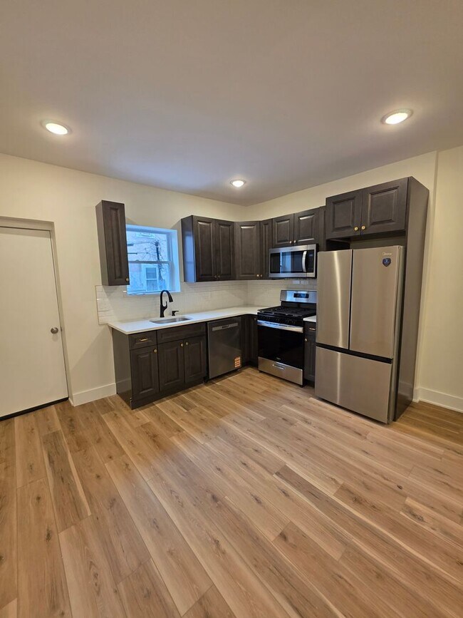 Foto del edificio - 1351 S 31st St