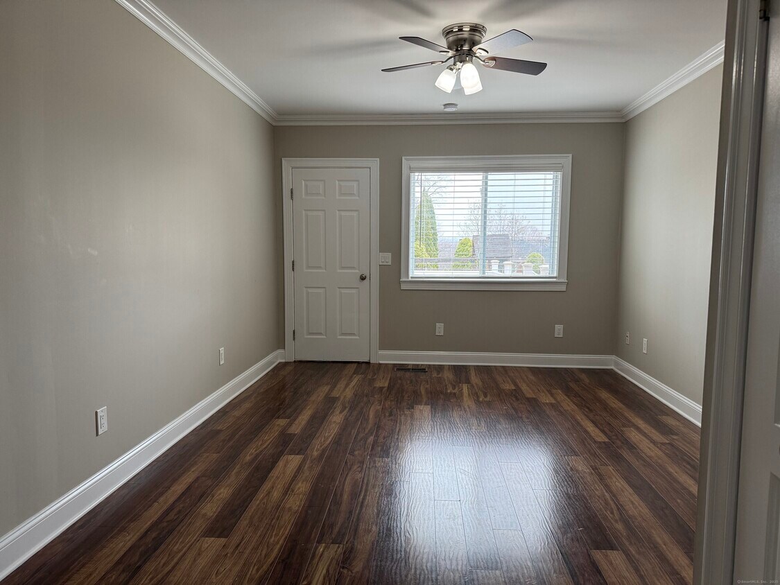 Foto principal - 145 Bunker Hill Rd