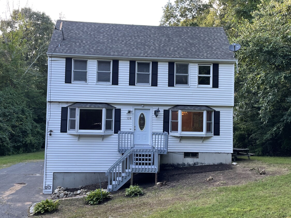 Primary Photo - 120 E Hampton Rd