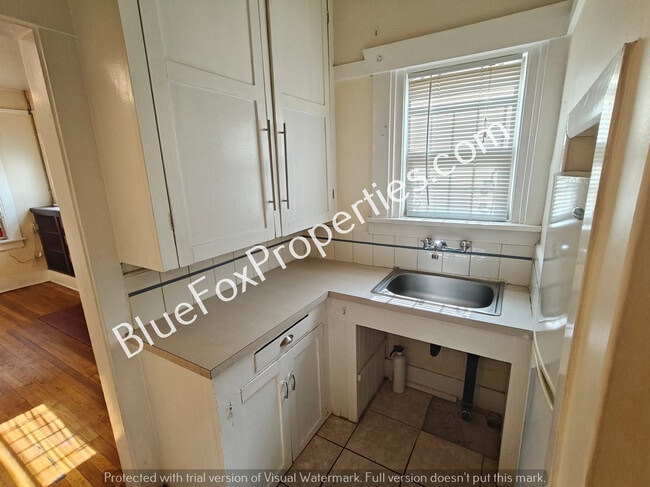 Building Photo - 233 N Jacobus Ave