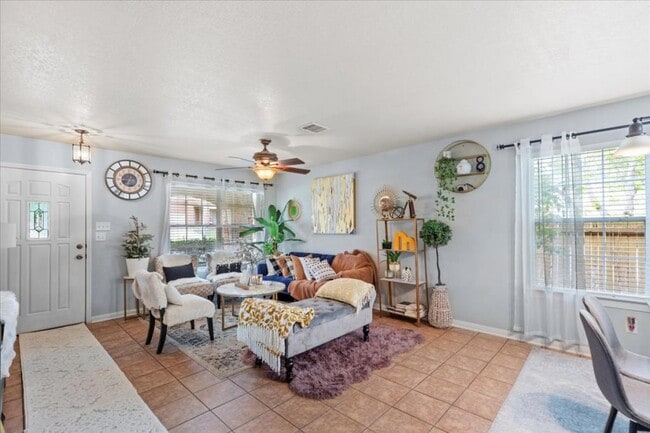 Foto del edificio - 232 Springtree Trail