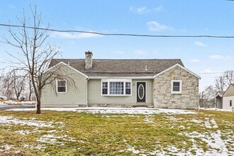 Building Photo - 5885 Avis Ln