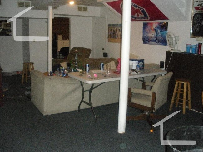 Foto del edificio - 16 Royce Rd