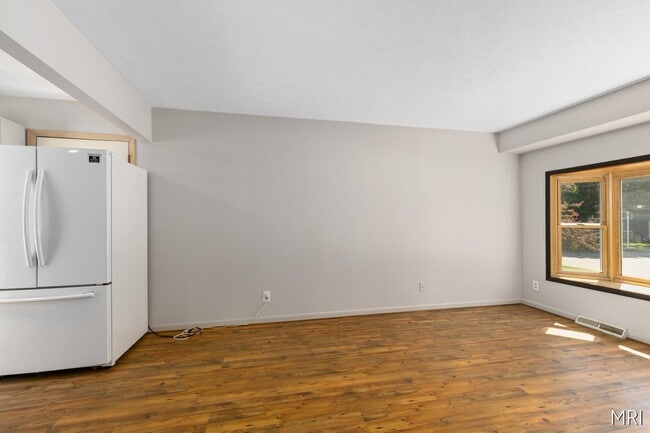 Building Photo - 301 Stadium Dr