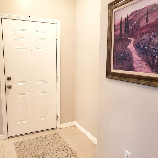 Building Photo - Villages Of Bloomingdale Condo